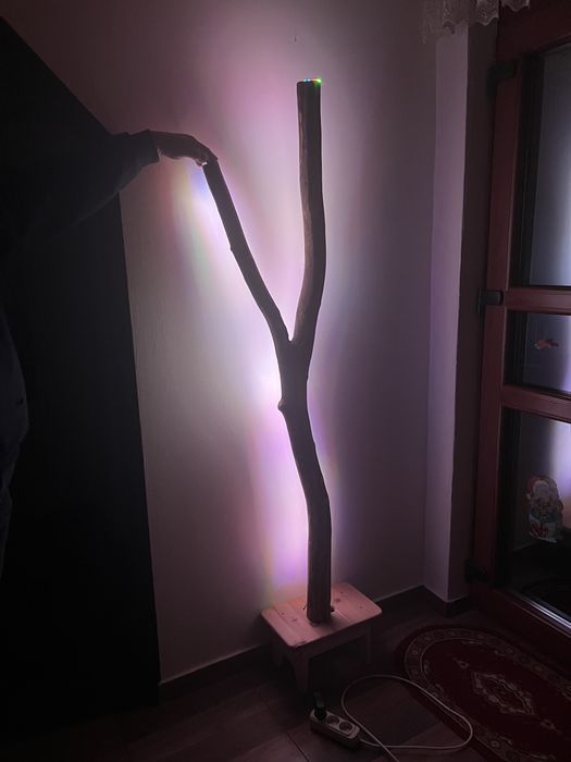 Decor din lemn natural cu iluminare LED RGB și telecomandă-piesa unica