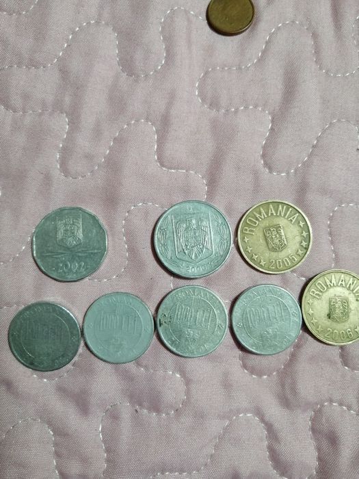 1Moneda, 1000 lei.bacnode de. 10lei. 5000 mii lei. 10 dinara.