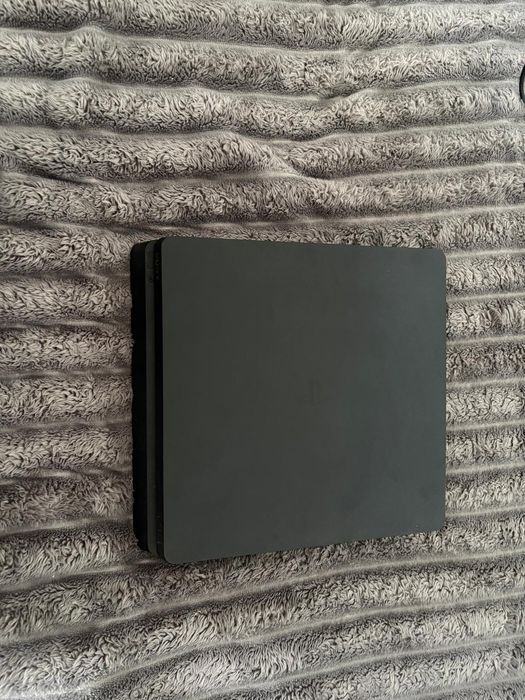 PlayStation 4 slim