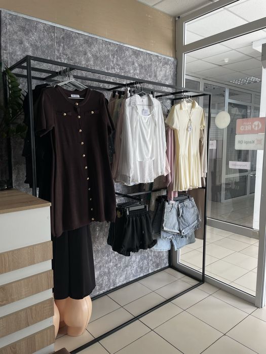 Продам стойки железные для одежды