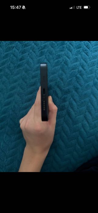 iPhone 13 in stare aproape perfecta