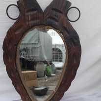 Oglinda de perete in rama de lemn sculptata