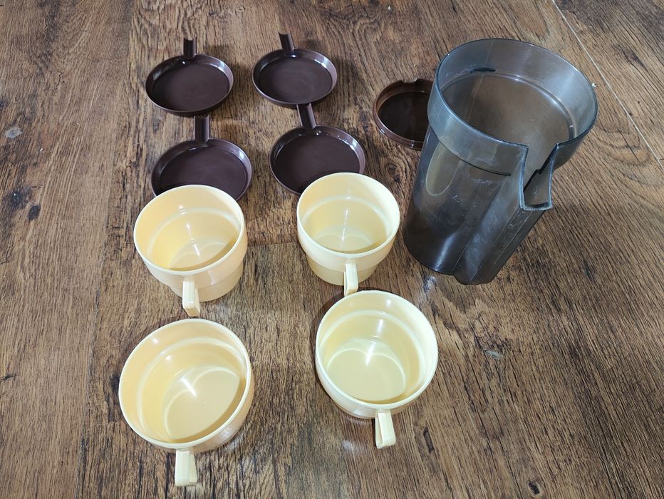 Сервиз за пикник или кола