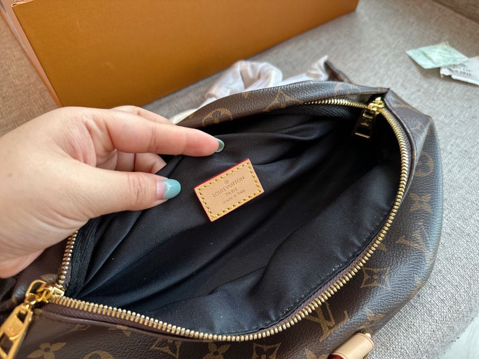 Geanta  noua cu eticheta