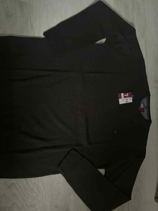 Пуловер Boss и други в размер XL