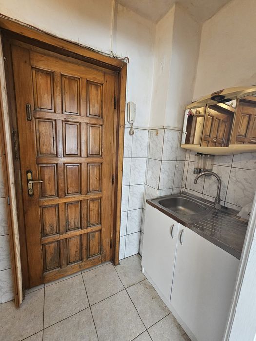 Garsoniera de vanzare / 16 mpu / Cal Buziasului