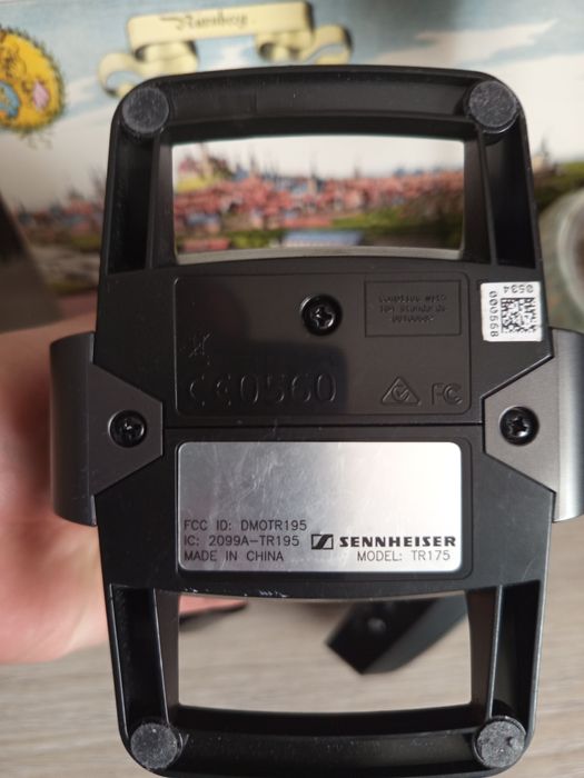 Vând căști sennheiser hdr 175 cu stand tr175