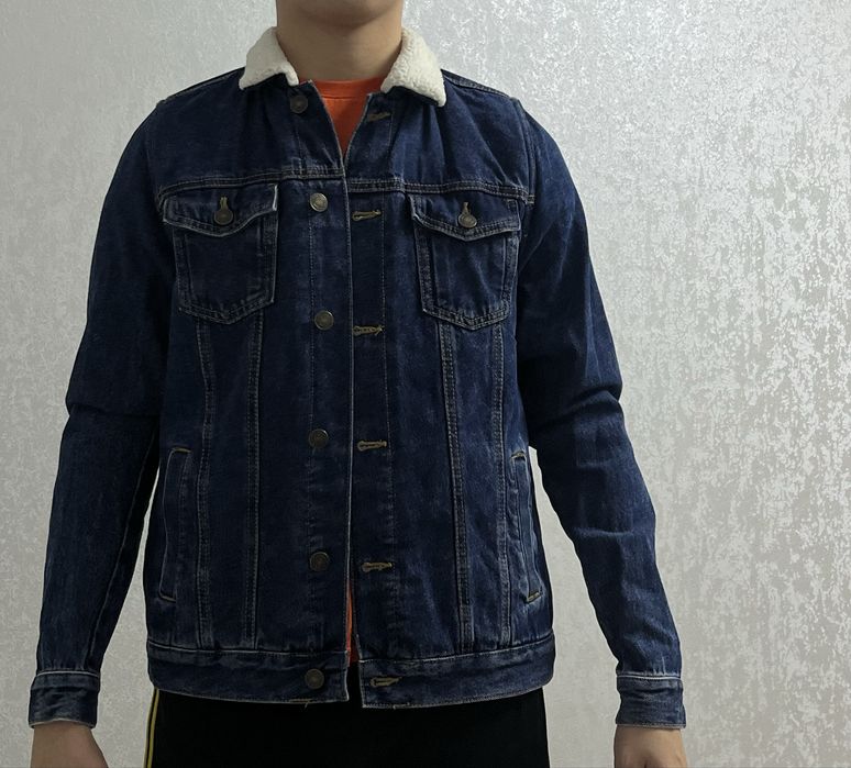 Продам утепленную джинсовку