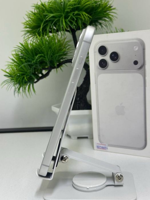 iPhone 17 Pro Max / 256gb / E-sim /Akb: 100% цп:227 /