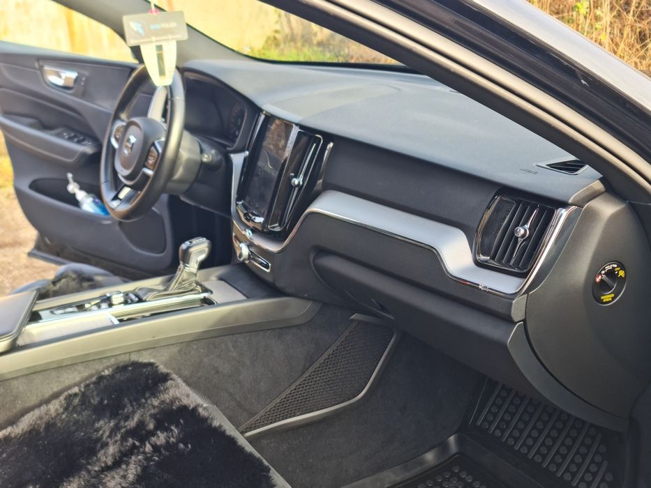 Vând VOLVO XC 60