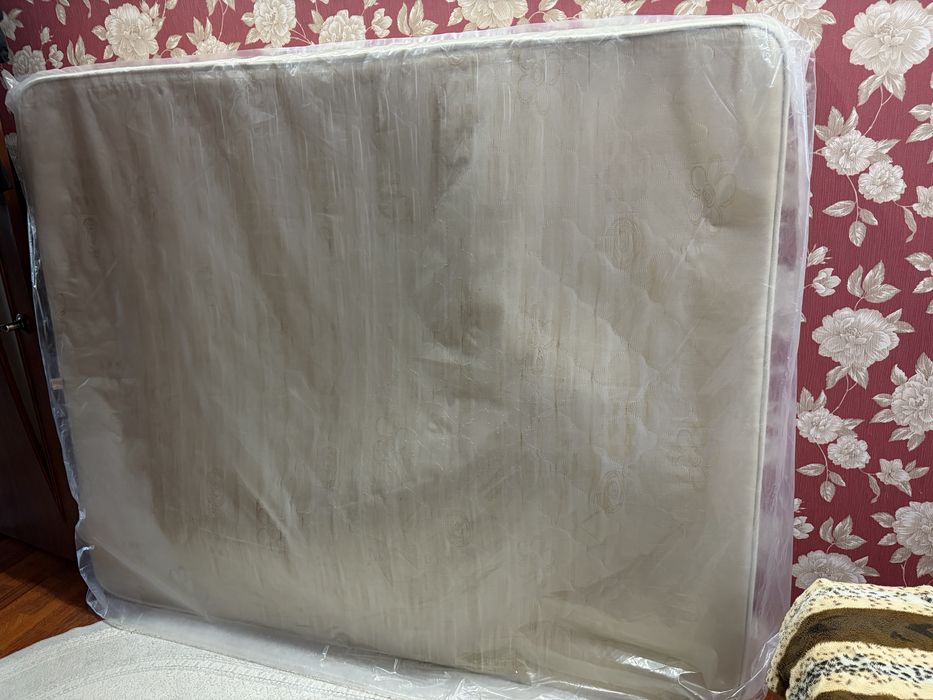 Продам матрас, ширина 160 см