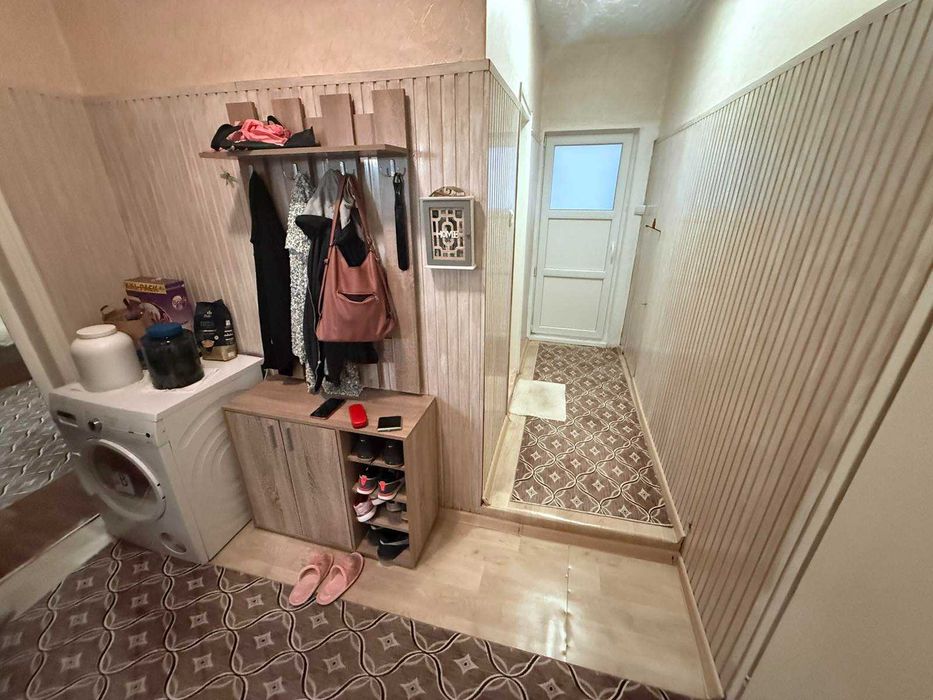 Два етажа от къща - град Асеновград