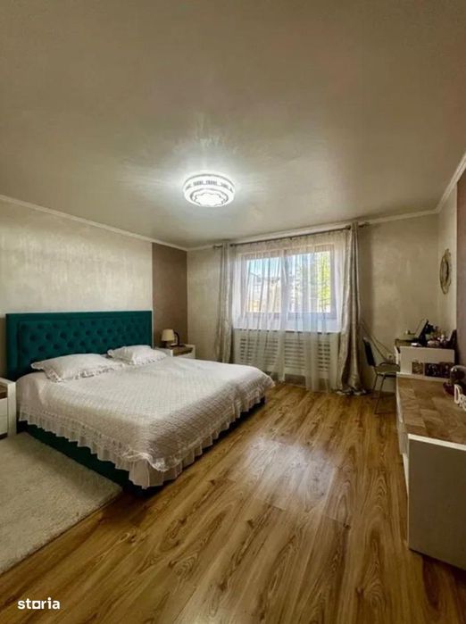 Vând casă P+M 7 camere Cihei-Oradea