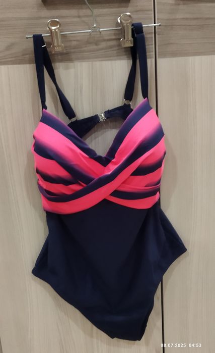 Женский купальник.