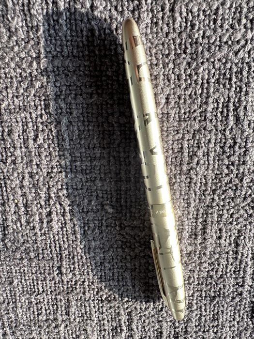 Stilou chinezesc white Feather