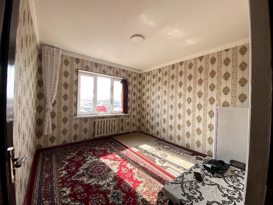 Продаётся 2 комнатная квартира на рисовый бывшая общежитие