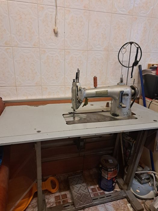 Triplok si mașina de cusut electrica