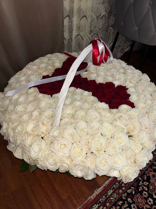 Корзина роз 301 штука
