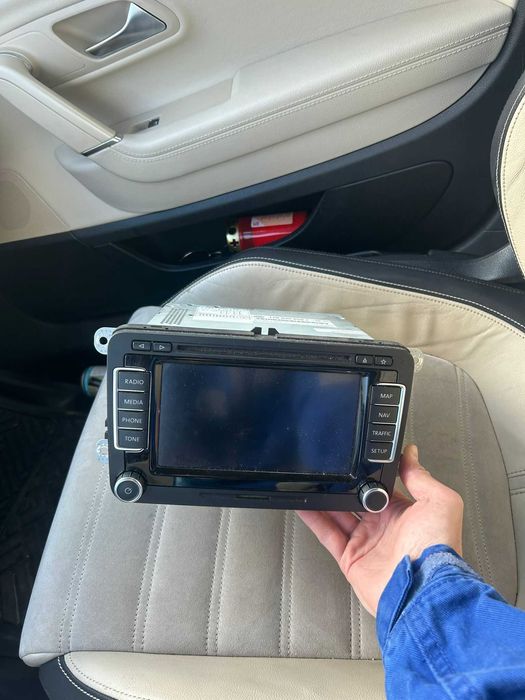 Navigatie  VW Passat B6 B7, Golf 6, Jetta , Touran , Polo 6R