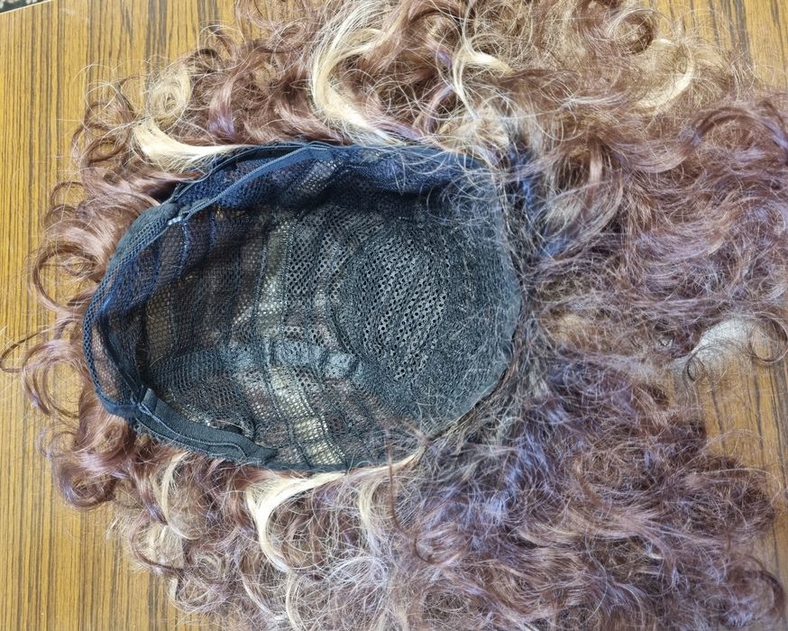 Продаются парики