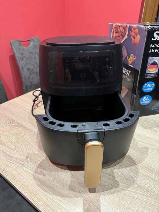 Air fryer 8L, 2400W, от Технополис за 235лв