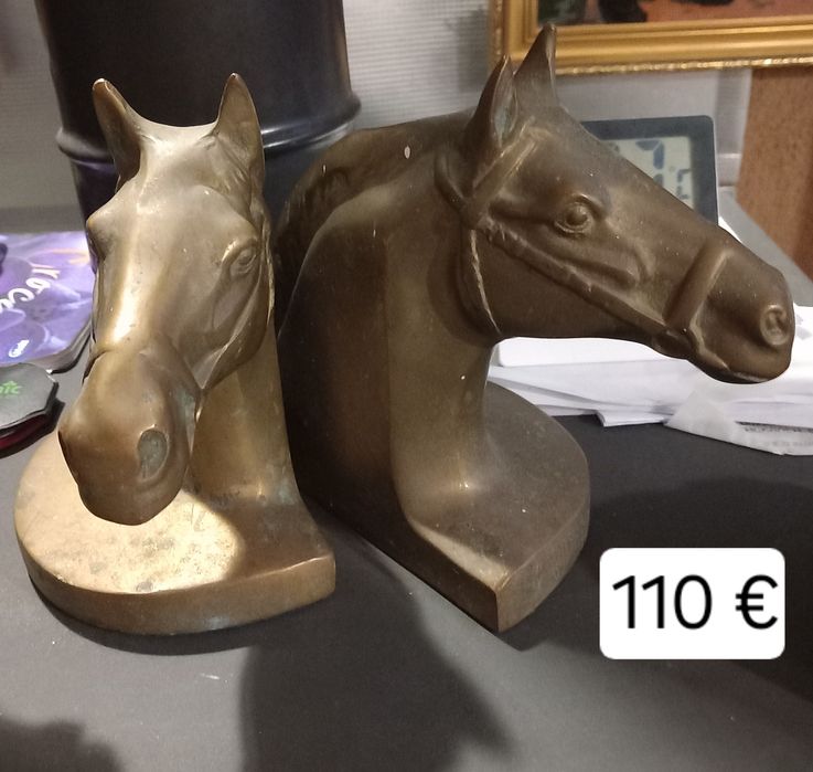 Месингови фигури