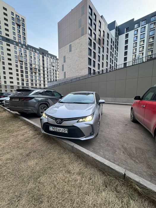 Тойота королла 2022 год