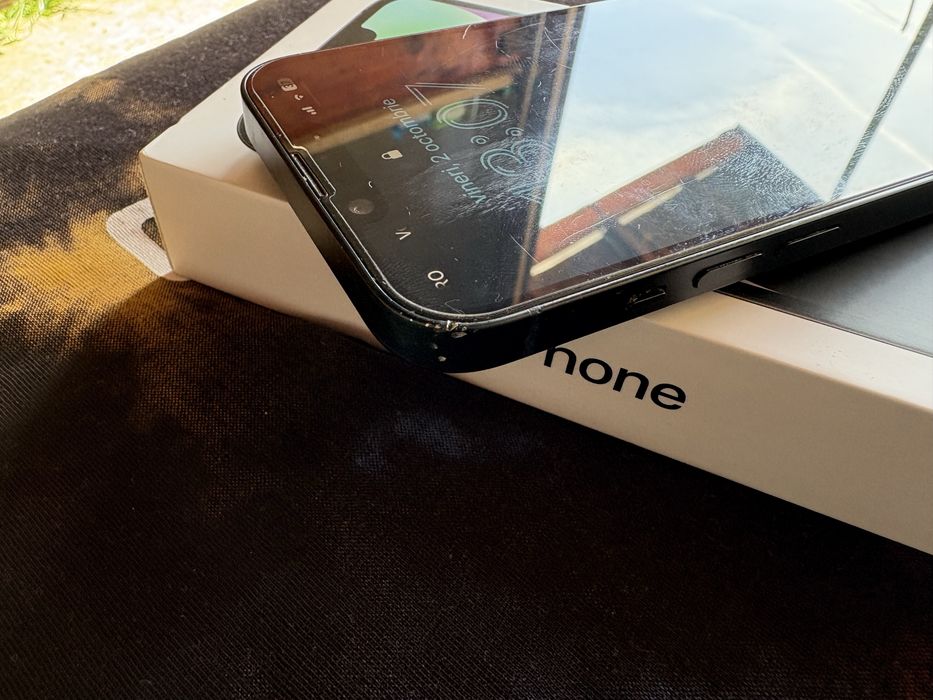 Vand iphone 14 ,128 gb