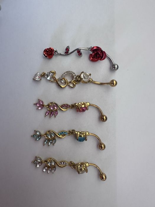 Пиърсинги пъп/ устна / уши / вежда