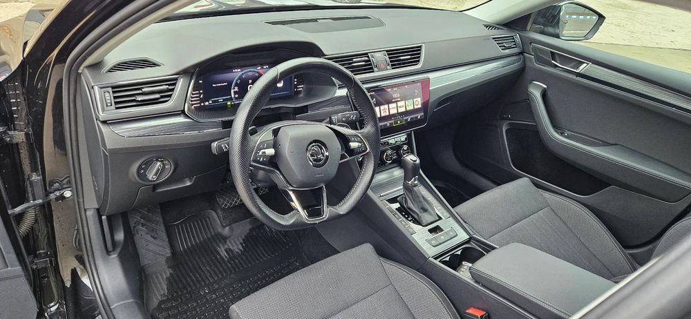 Skoda Superb Primul proprietar, stare perfecta  ( pret 20.400 E - TVA inclus )