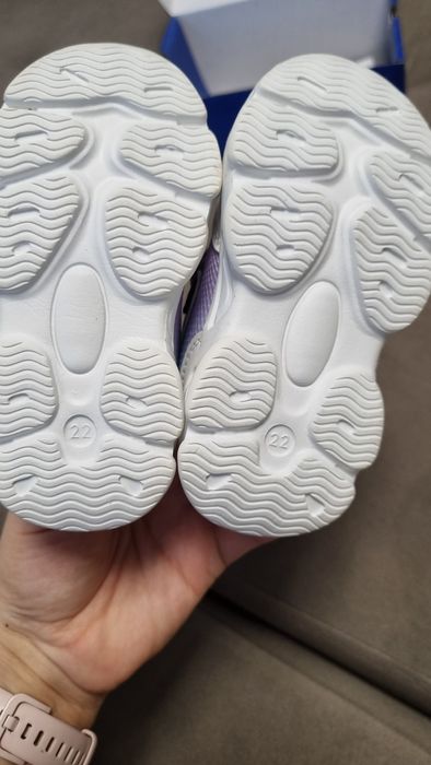 Детские кроссовки