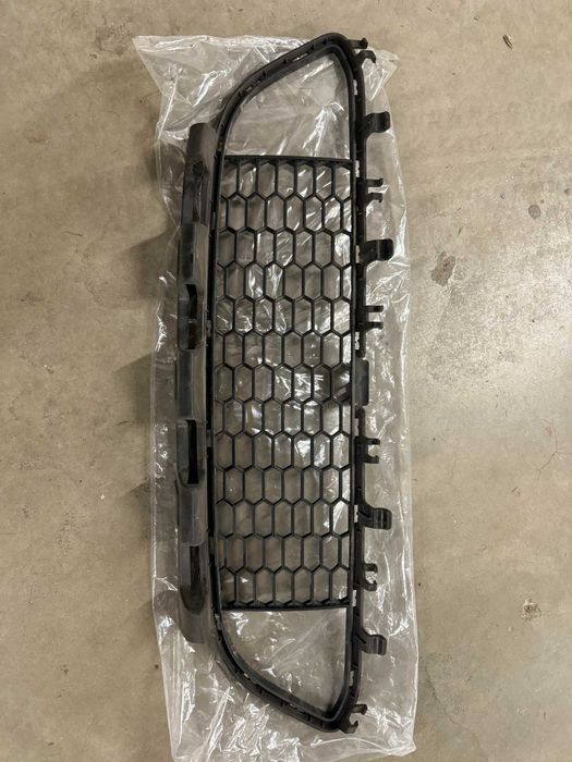 Решетка предна броня М Спорт BMW F30 ОЕМ