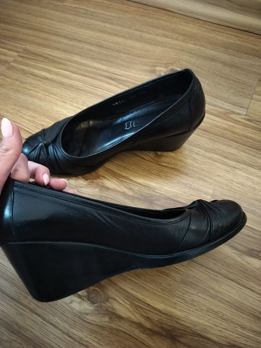 Pantofi comozi din piele 38