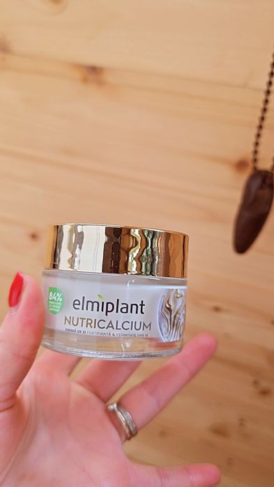 Crema de zi pentru fortifiere si fermitate cu SPF 10 NutriCalcium, 50 ml, Elmiplant