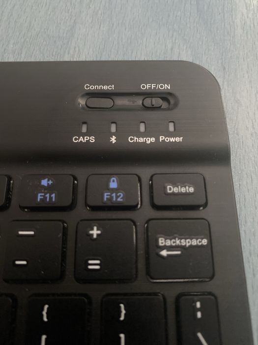 Bluetooth клавиатура - неработеща