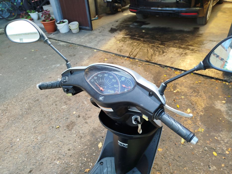 Скутер Honda Dio AF 68