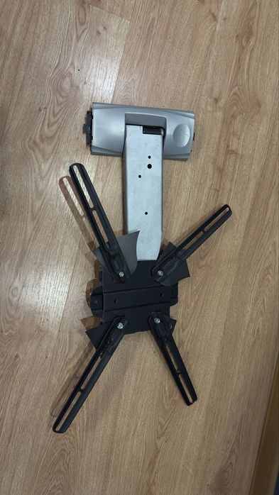 Кронштейн под телевизор