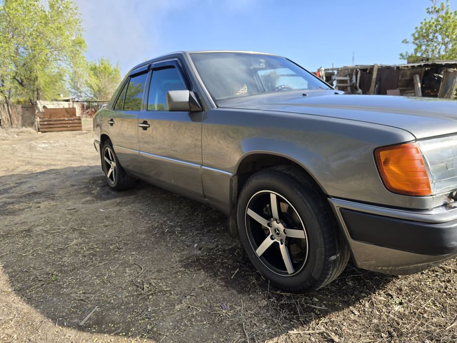 Продам Mercedes W124.