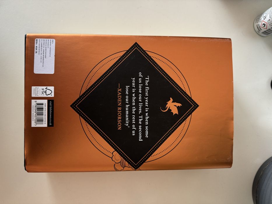 Книга Iron Flame твърди корици