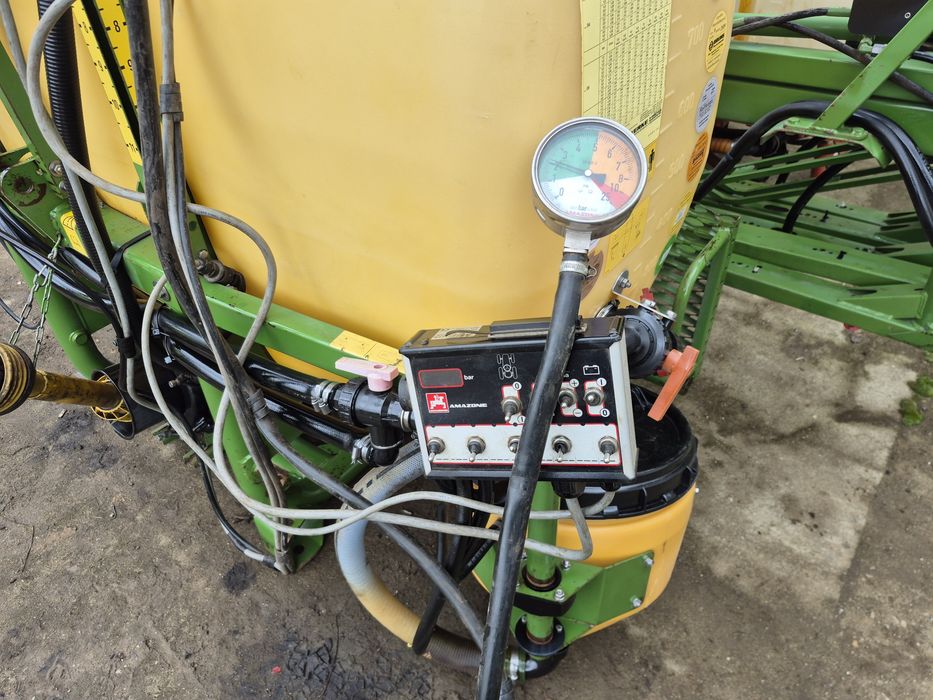 Amazone UF 1000 met erbicidat- stropit. 1000 l,15 m brate,calculator.recent adusa din Germania