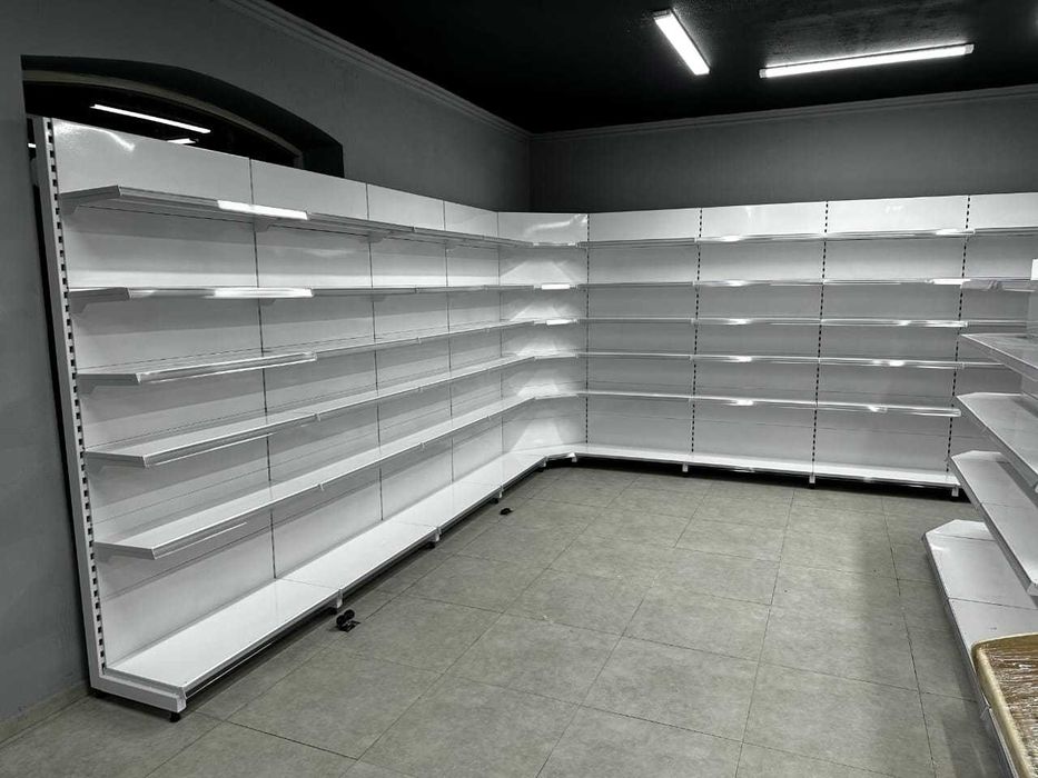 Металлические пристенные  Полки Торговые Стелажи Ветрины для магазина