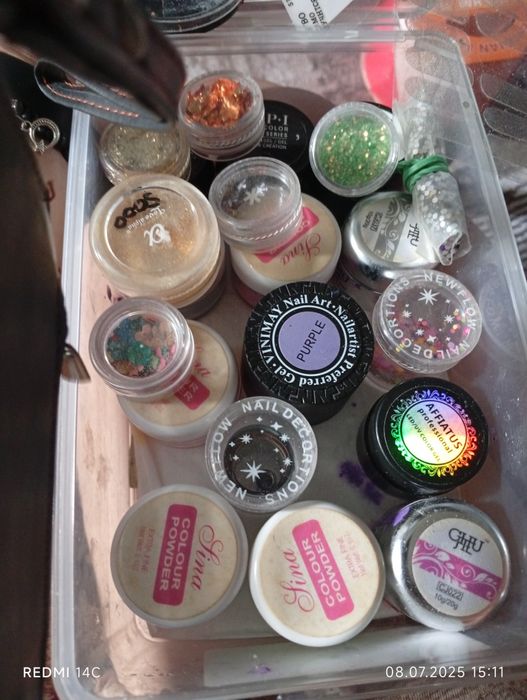 Для наращивания ногтей.