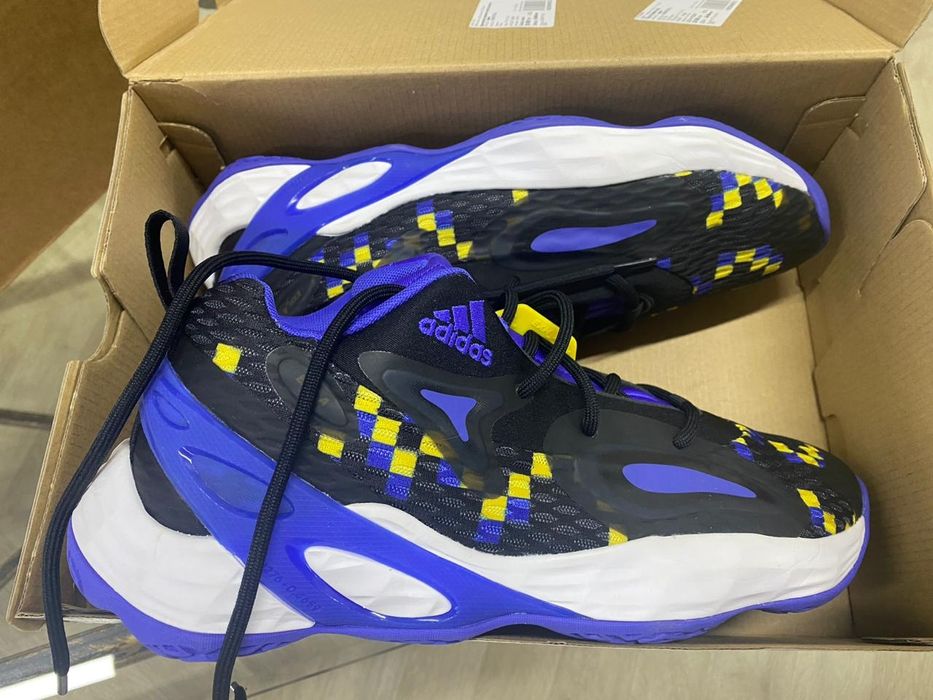 Кроссовки Adidas, оригинал новые