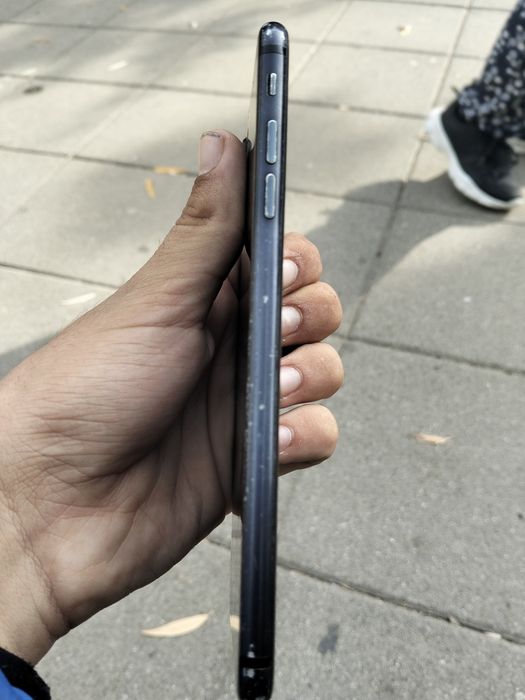 Vând iPhone 7 pluș
