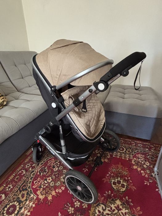 Продаётся детская коляска ( всесезон).