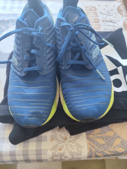 Продавам маратонки Adidas много запазени номер 46. Давам бонус към тях и меси гащи Adidas xl.