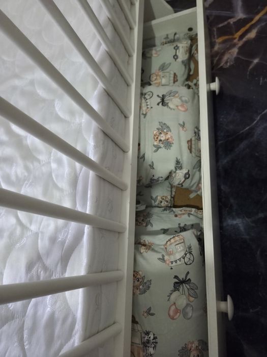 Продам манеж в хорошем состоянии.