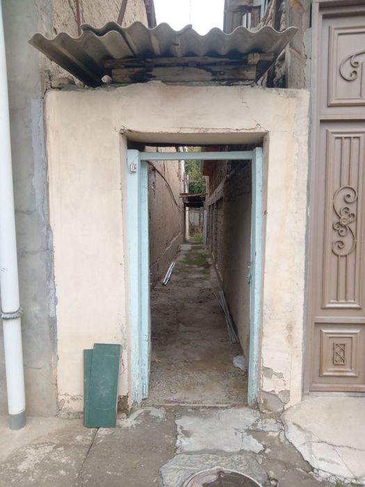 Продаётся земельный участок площадью 3,2 сотки.