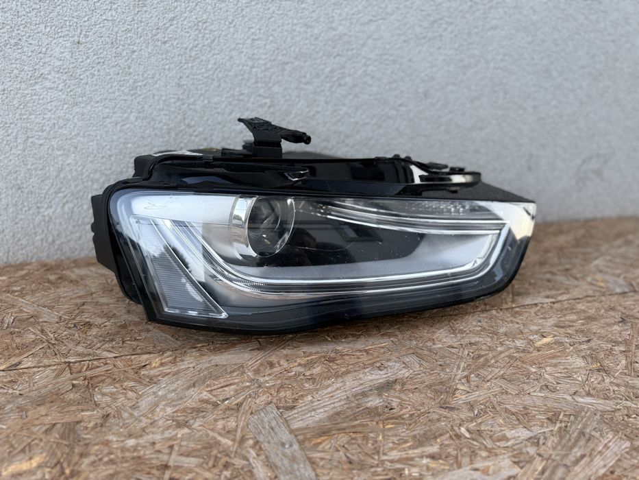 Far dreapta Audi A4 B8 8K B8.5 Facelift Xenon + LED Original Europa
