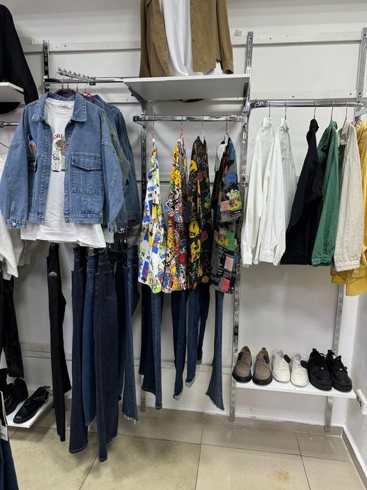 Витрины, вешалки